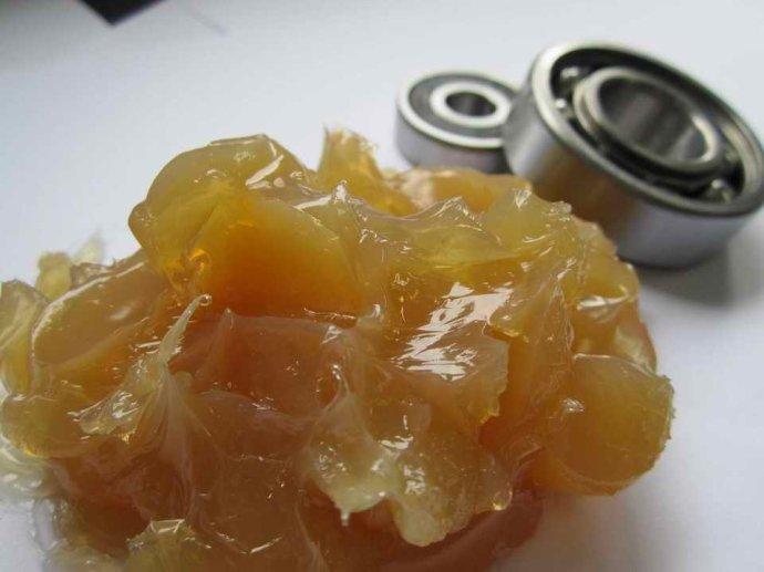 導(dǎo)致軸承潤滑脂漏失的原因有哪些？