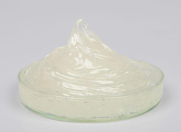 潤滑脂在使用中質(zhì)量會發(fā)生哪些變化？又怎樣判斷呢？