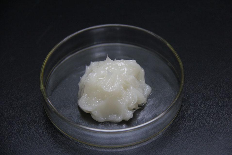 潤滑脂出現(xiàn)失效由哪幾種原因?qū)е履兀?></dt><dd><h5>潤滑脂出現(xiàn)失效由哪幾種原因?qū)е履兀?em>2021-05-28</em></h5><p>現(xiàn)代的機械設(shè)備多數(shù)都要用到潤滑脂保養(yǎng)，它對設(shè)備的養(yǎng)護有著重要的作用。潤滑脂在使用過程中有時會出現(xiàn)失效的情況，失效的原因有由多種因素導(dǎo)致，下面索科潤滑油為大家總結(jié)了五種容易導(dǎo)致潤滑脂失效的原因：</p></dd></dl></a><a href='shownews881.html' title='食品級潤滑油脂儲存條件需注意哪些？' target='_blank'><dl><dt><img src=